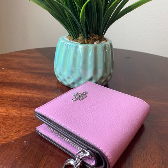 Coach Handbags - Coach Snap Wallet